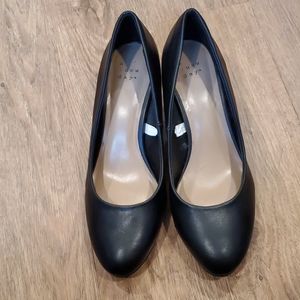 Pair of black 2.5" heel shoes